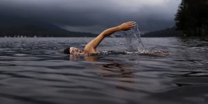 Cardio ohne Studio: Schwimmtraining