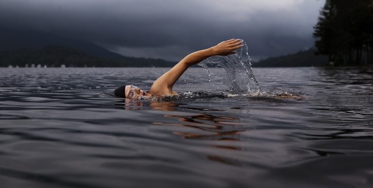 Mehr über den Artikel erfahren Cardio ohne Studio: Schwimmtraining